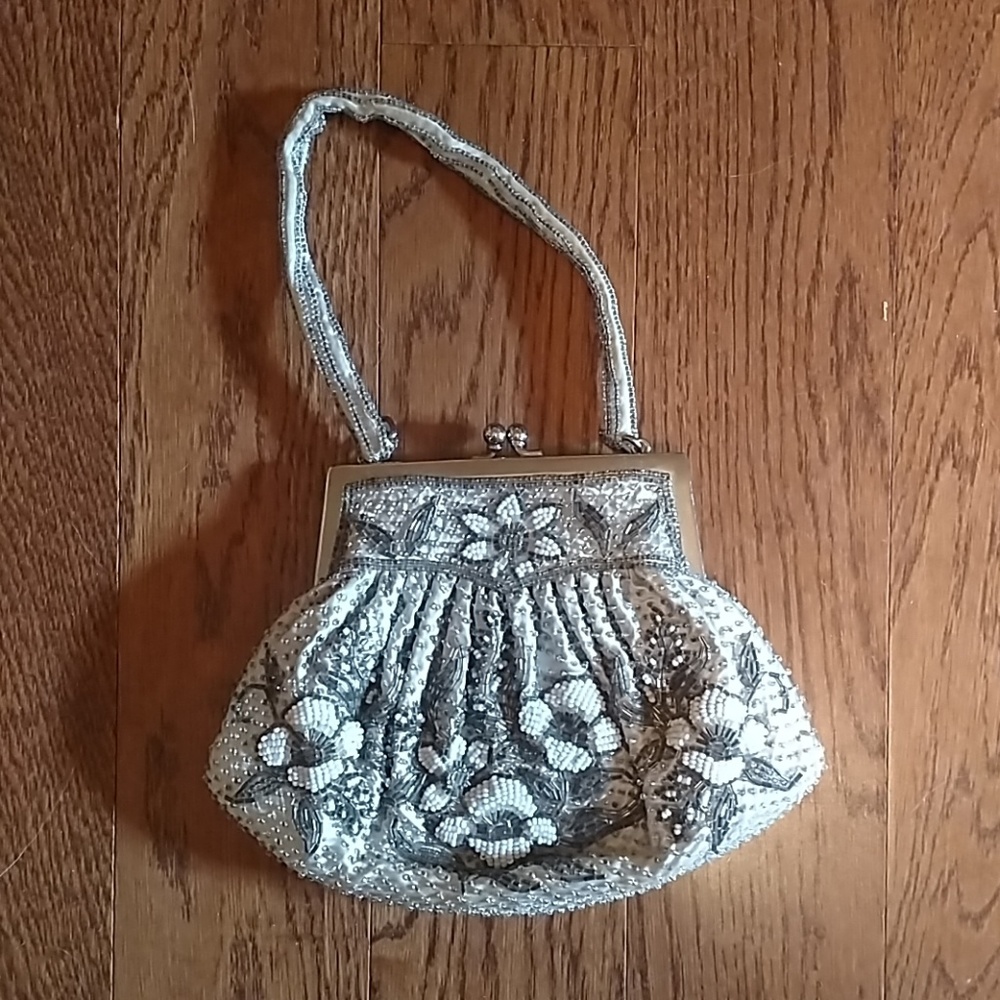 IIYAMA hand made Japanese beaded evening bag